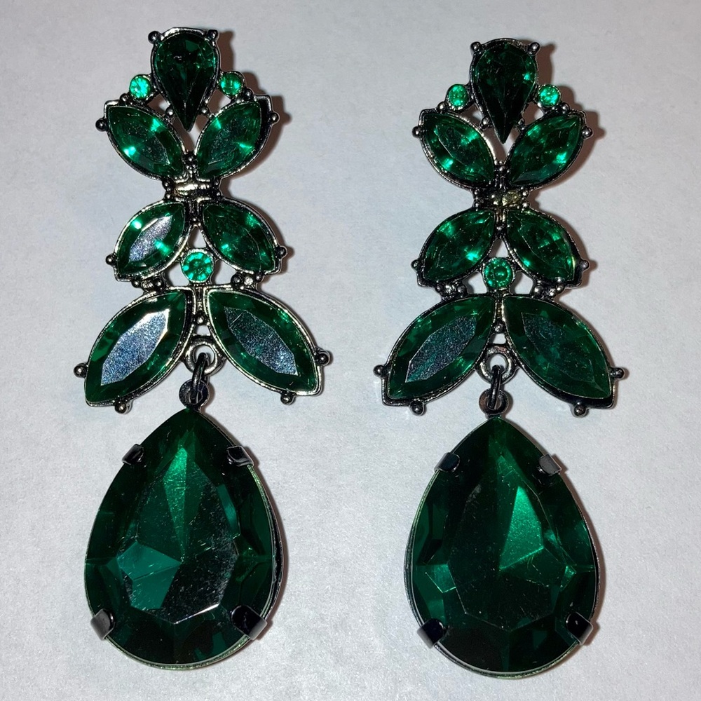 Express Emerald Green Earrings, Express Earrings, Express Jewelry, St. Patrick’s - Picture 6 of 11